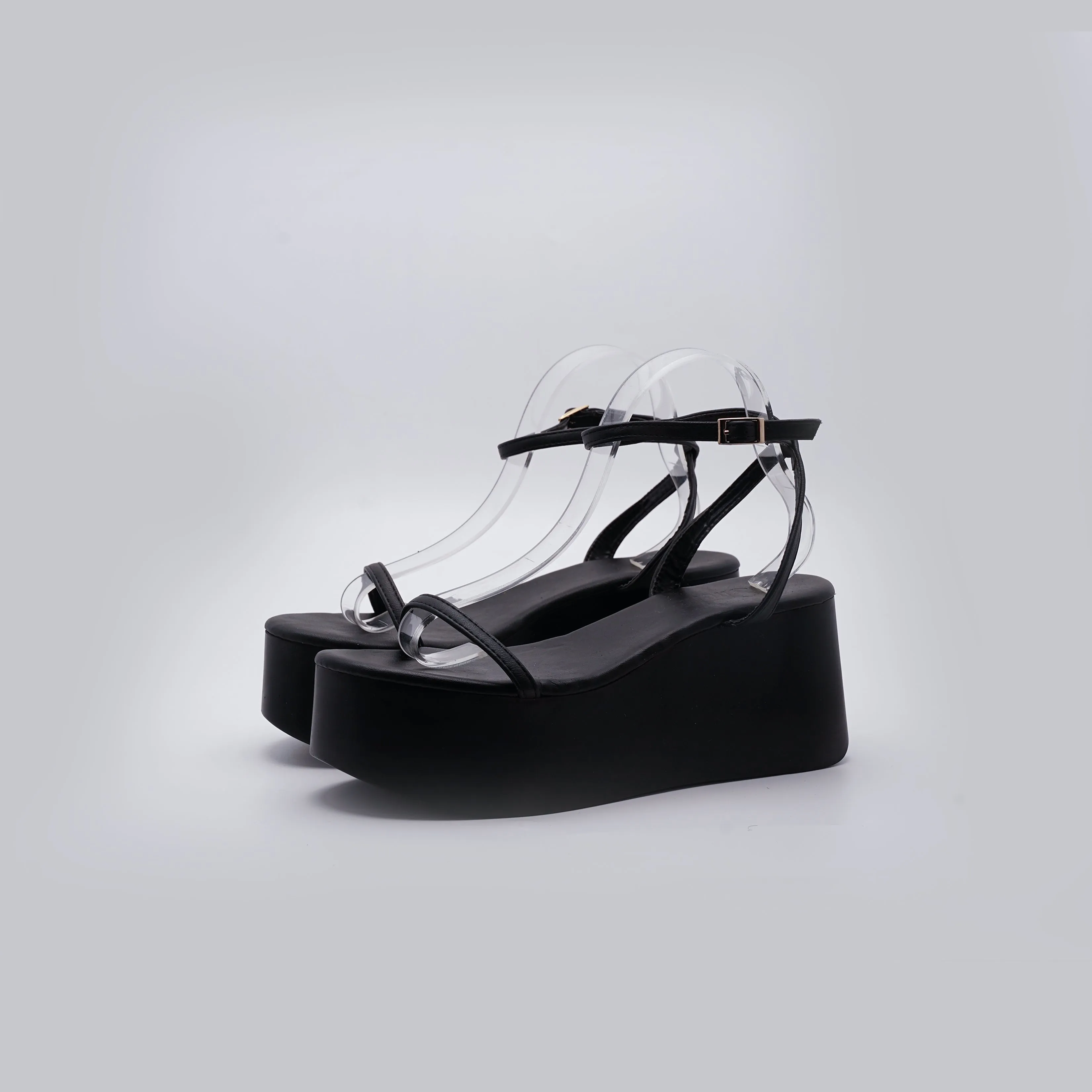 Shaln Round Toe Strappy Flatform Sandals